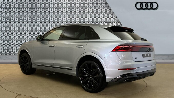 Audi Q8 3.0 TDI Quattro 286 Black Ed 5dr Tiptronic [Tech] Diesel Estate - Image 3
